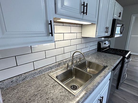 4th image of 1416 Bowen St