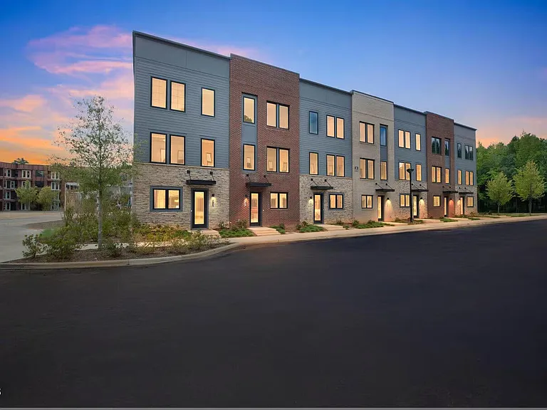 1000 Martin Luther King Junior Blvd #Townhouse 1 — Photo 1