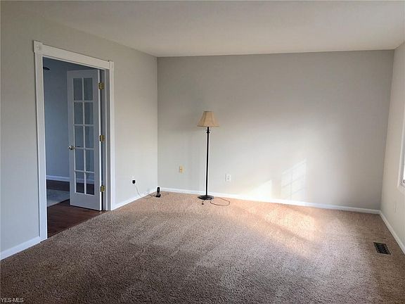 3rd image of 133 Notre Dame Cir