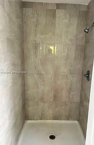 6201 SW 37th Ct #3B — Photo 7