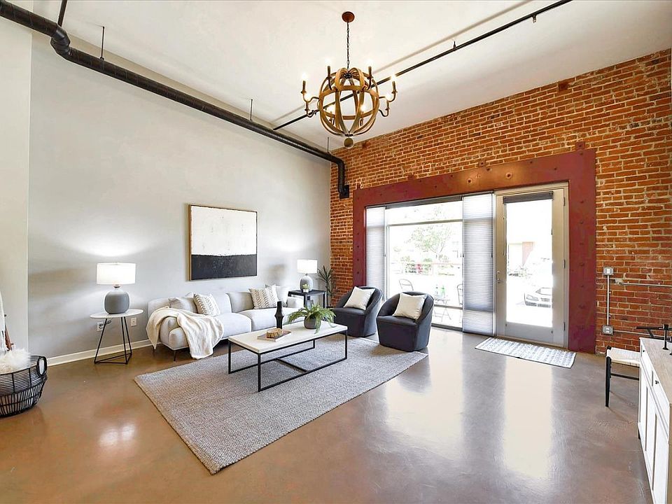 1st image of 546 Manzana Pl