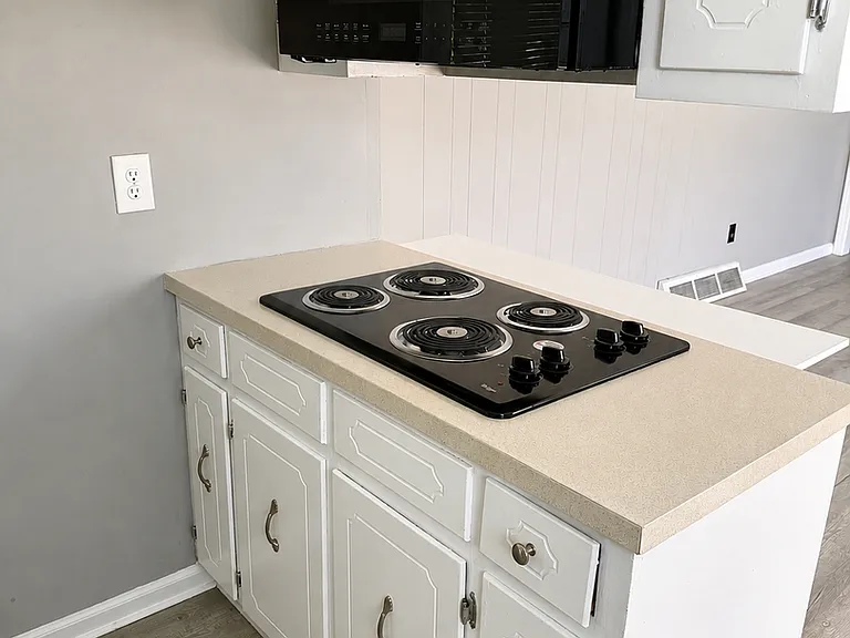 152 Leonard Dr — Photo 4