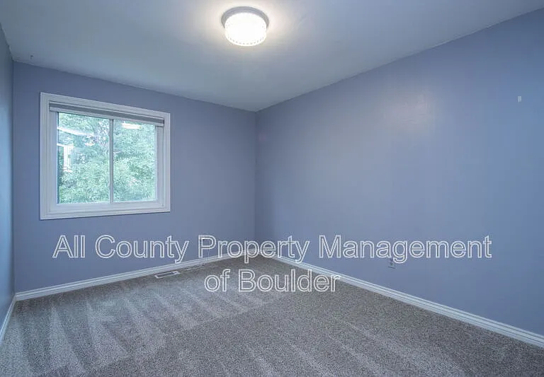 2124 Stuart St — Photo 16