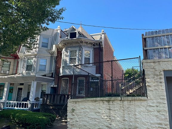 2nd image of 1334 W 7th St