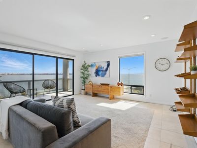 3 Commodore Dr UNIT 356, Emeryville, CA, 94608