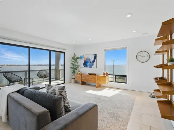 3 Commodore Dr Unit 356, Emeryville, CA 94608