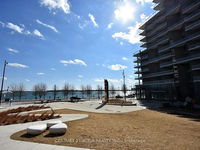 1 Edgewater Dr #GPH24 — Photo 27