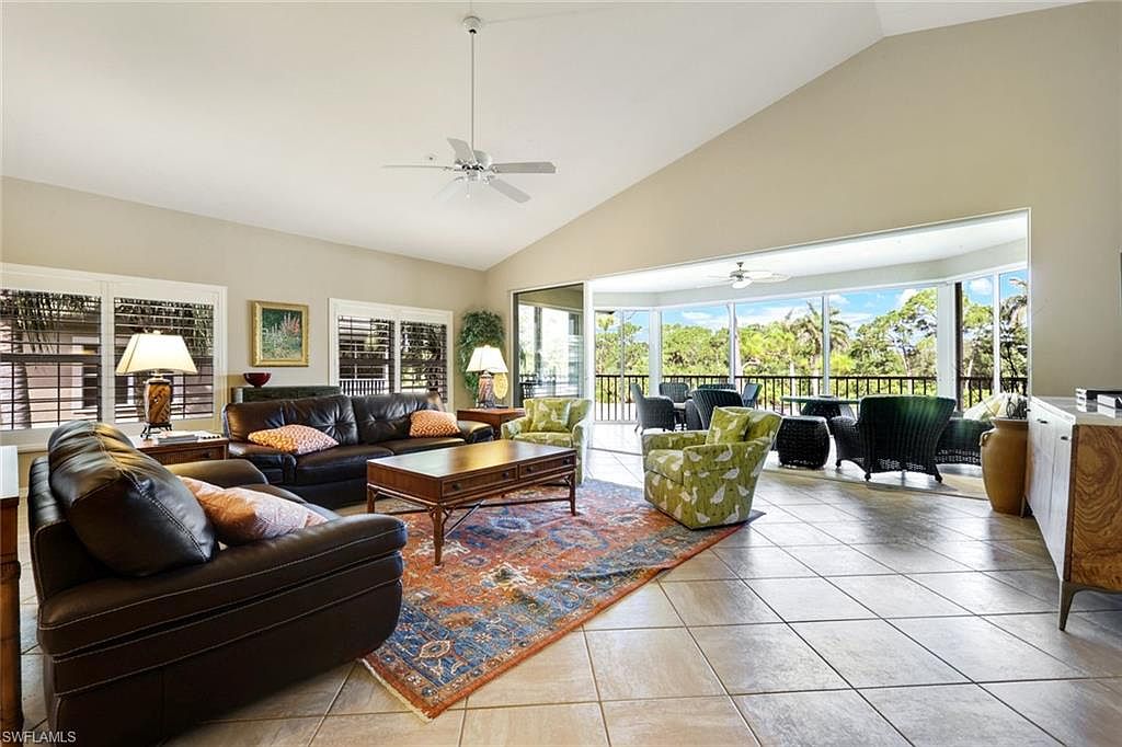 26280 Devonshire Ct APT 201