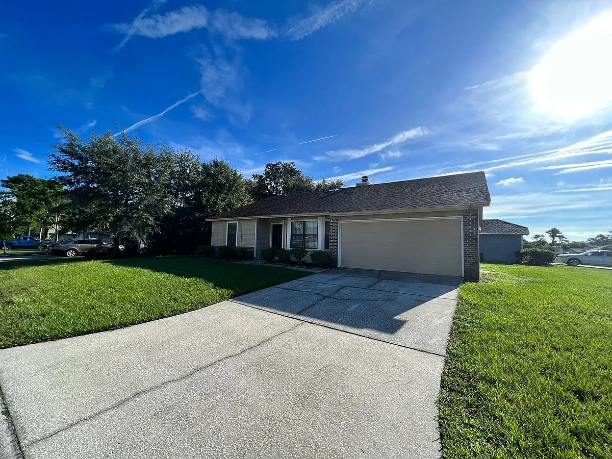Building Photo - 13326 Currituck Dr N