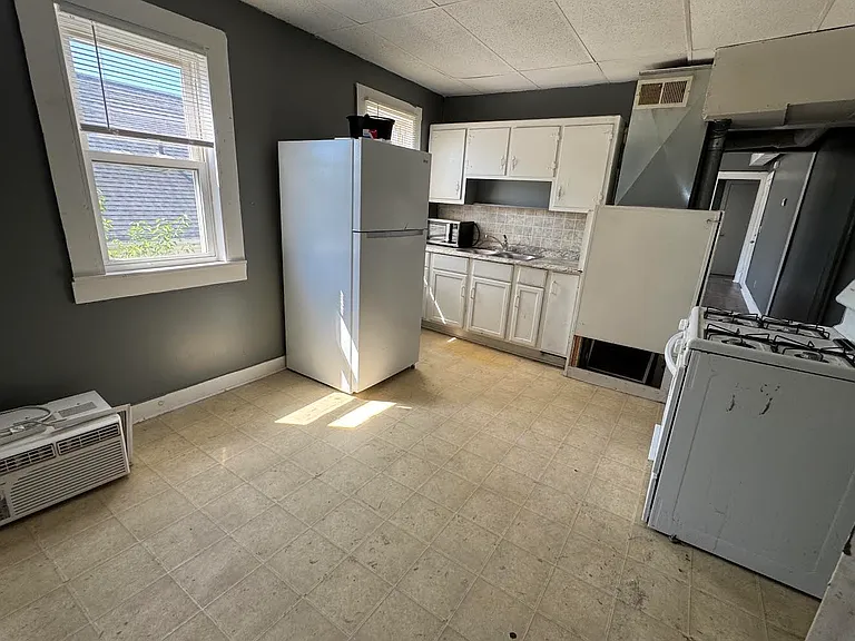 107 College St #3R — Photo 18