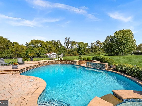 3rd image of 38332 Stone Eden Dr