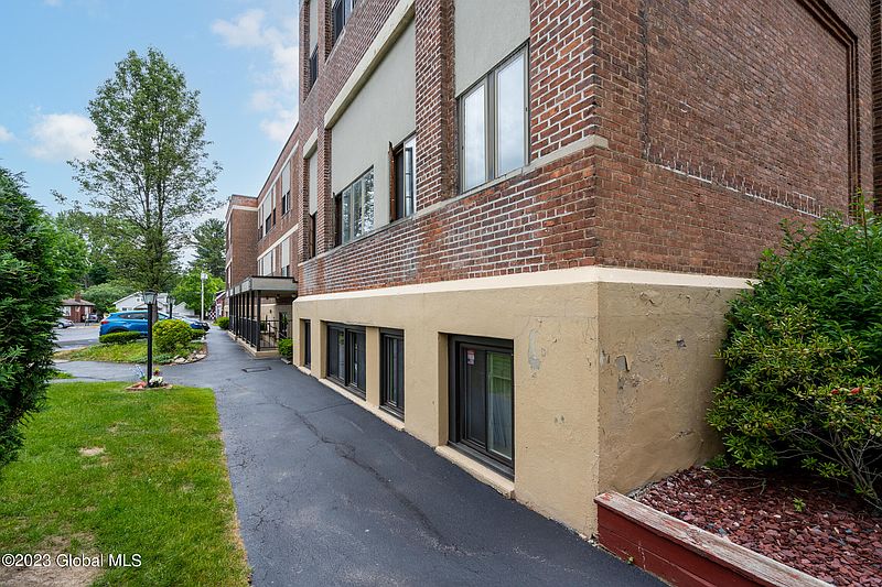 5th image of 222 S Ten Broeck Street Unit 7