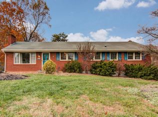 221 Woodmere Dr, Vinton, VA