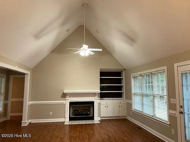 3 bed, 2.0 bath, 2250 sqft, $2,400 — Photo 4