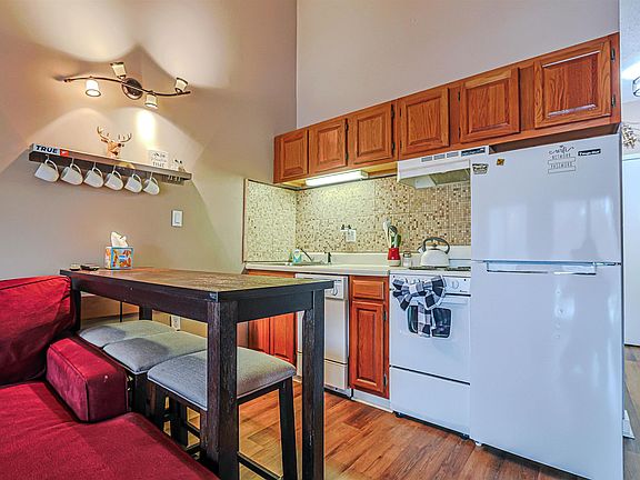 4th image of 36 Lodge Road #A313