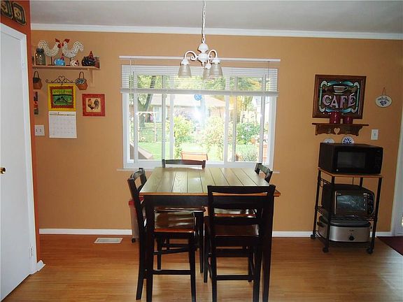 5th image of 1024 Cambridge Dr