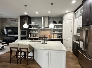 9091 Kornbrust Dr, Lone Tree, CO 80124