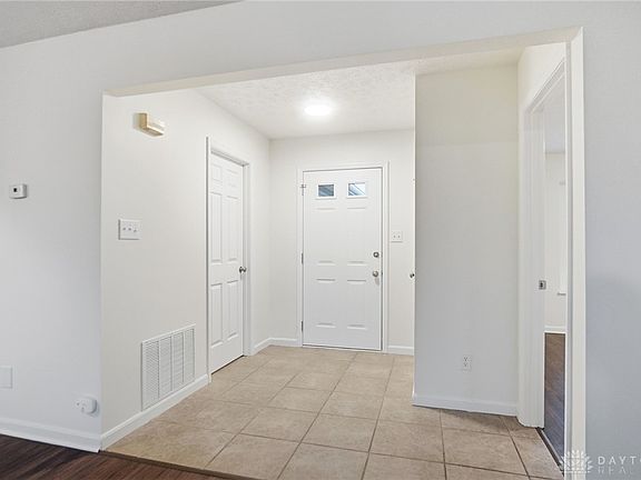 5th image of 7150 Country Walk Dr