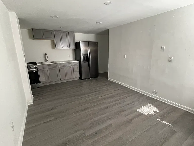 900 Saint Paul St #B2 — Photo 3