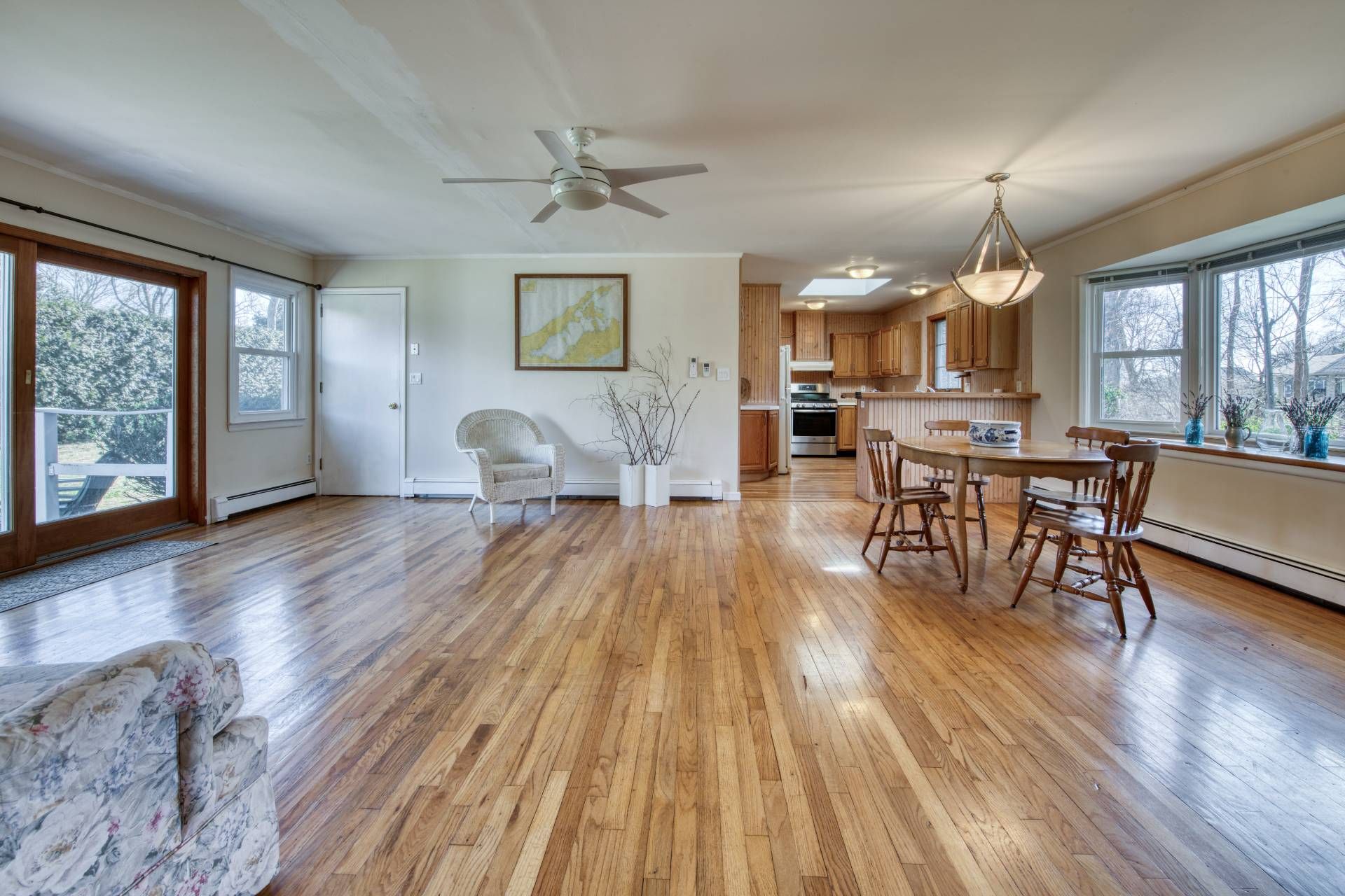 10100 New Suffolk Ave, Cutchogue, NY 11935 Out East