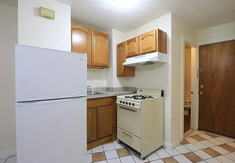 3 Holland St #3 — Photo 2