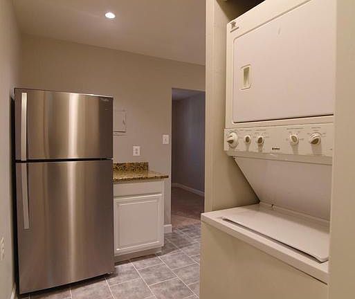 Stackable washer/dryer