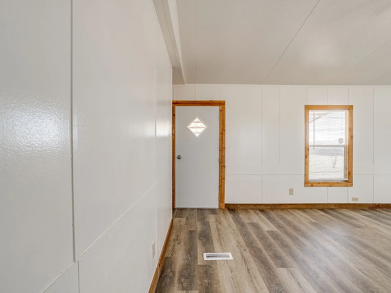 3 bed, 1216 sqft, $1,500 — Photo 3