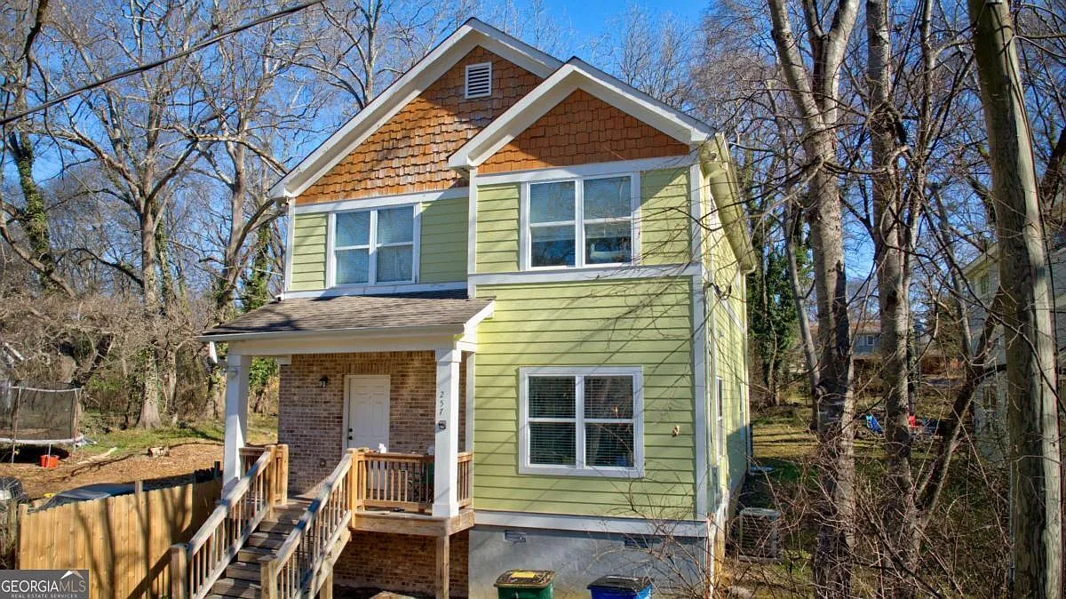 257 Arch St photo 1