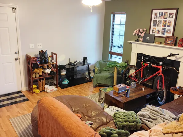 796 Windchase Ln, Stone Mountain, GA 30083