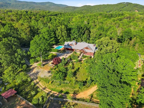 1823 Shoal Creek Rd, Clarkesville, GA 30523