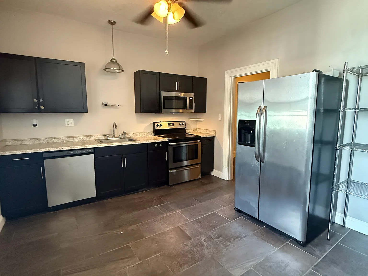 2 bed, 1100 sqft, $950 — Photo 3
