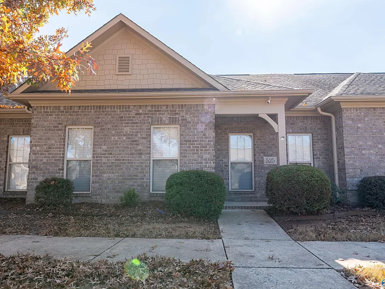 525 W Mossyleaf Dr SW — Photo 2