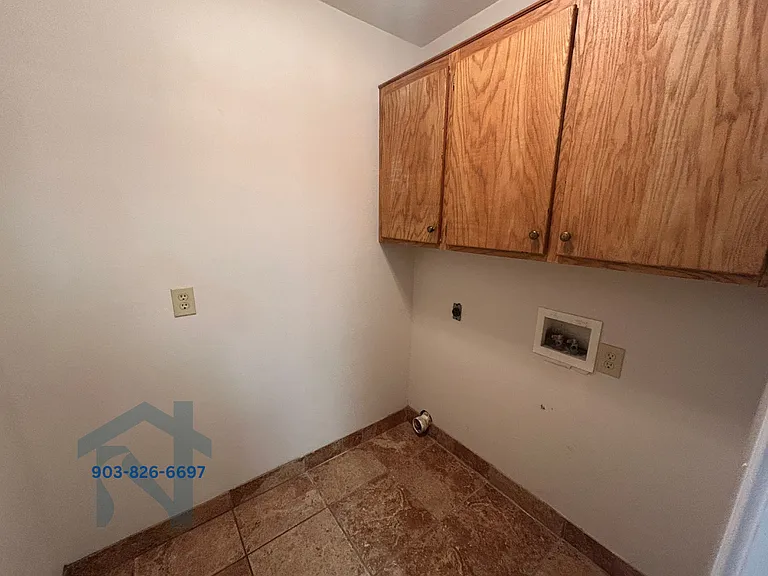 799 Houston St #A — Photo 2