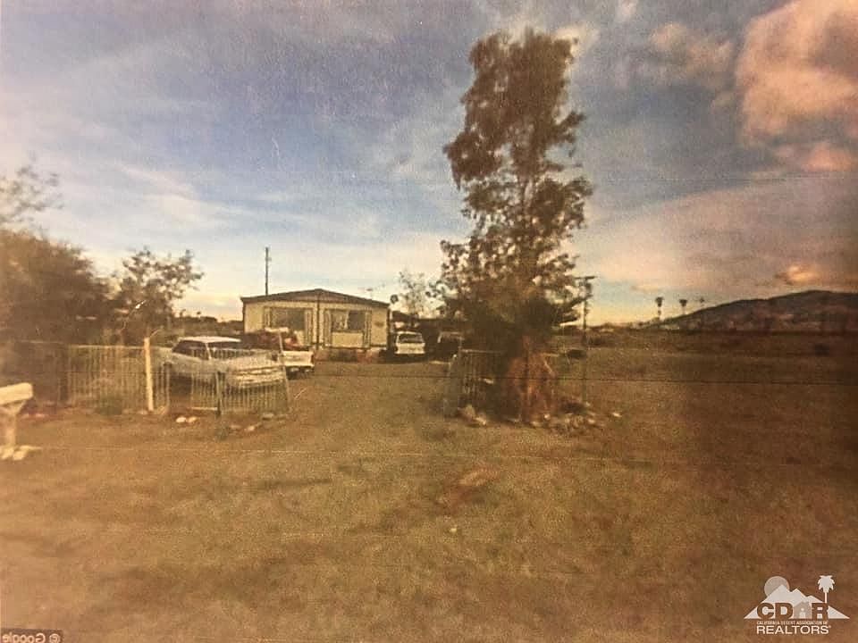 2nd image of 1530 Fillmore Dr