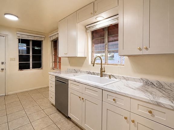 5th image of 2308 N Richey Blvd