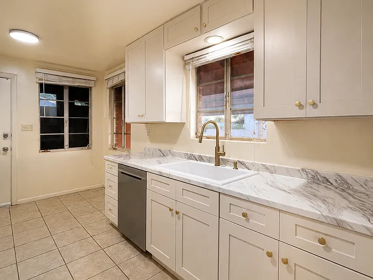2308 N Richey Blvd — Photo 4