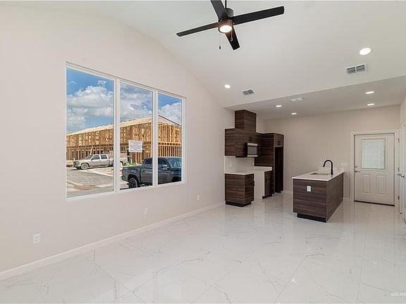 3rd image of 501 Covey Dr #4