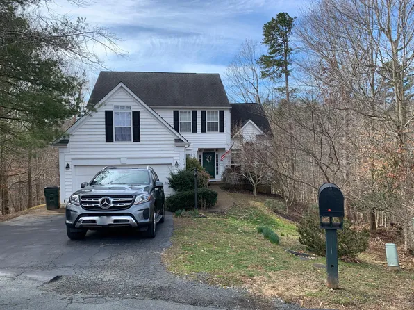 1155 River Chase Rdg, Charlottesville, VA 22901