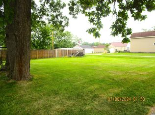 437 McBarnes St, Decatur, IN 46733