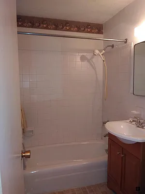 Sold by R New York | media 13