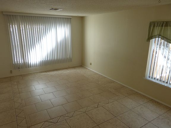 3rd image of 5461 Eastbrook Dr