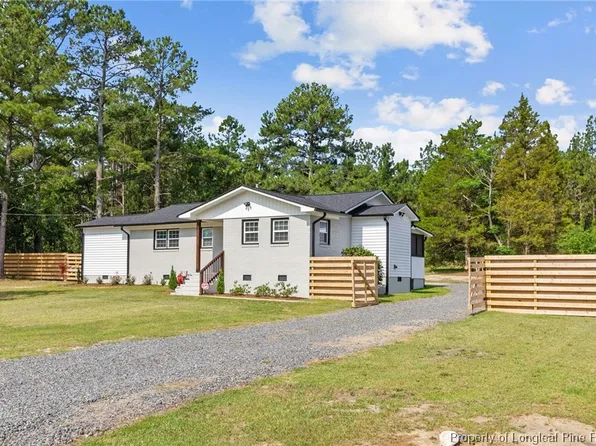 150 Della Dr, Raeford, NC 28376