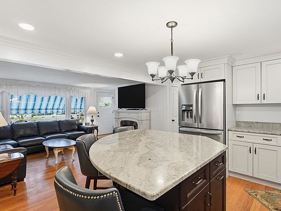 5th image of 57 Hickory Rd