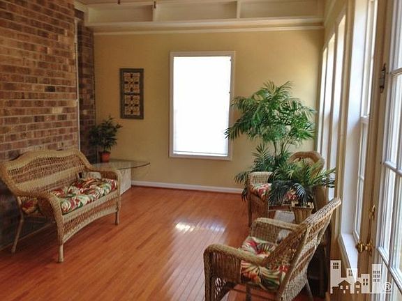 5th image of 717 Paisley Court