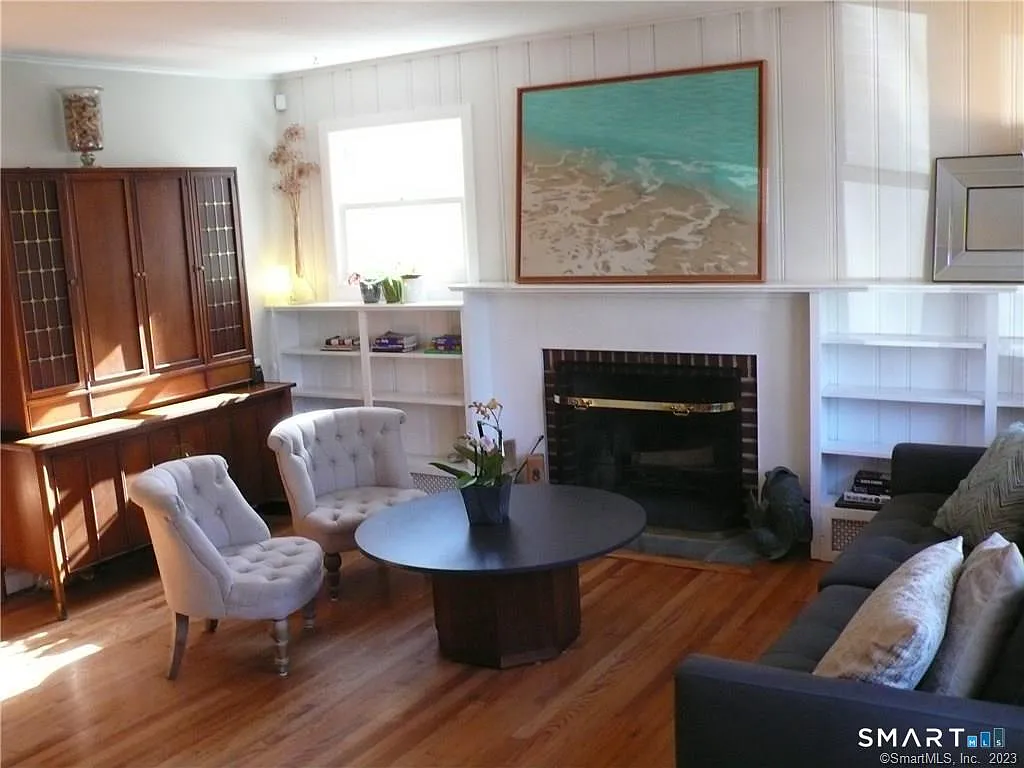 3 bed, 2.0 bath, 1073 sqft, $5,500 — Photo 3