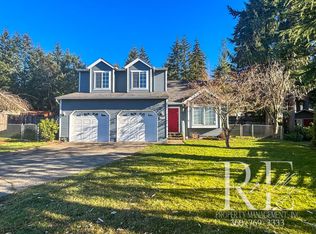 19750 Mosjon Cir NE, Poulsbo, WA 98370