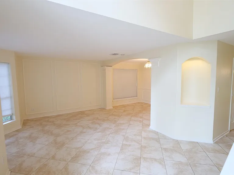 23822 Hopewell Dr — Photo 2