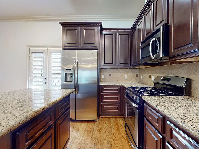2540 Prospect St #B — Photo 13