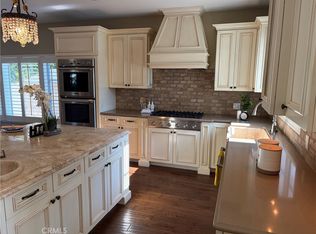 5704 Columbus Ave, Van Nuys, CA 91411