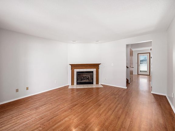 5th image of 180 Lexington Blvd